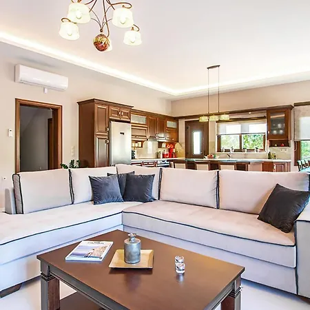 Zissis & Pool 5min Drive To Villa Kato Yerakarion