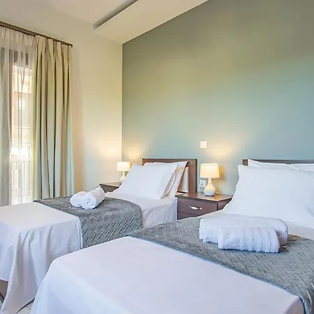 Villa Zissis & Pool 5min Drive To *